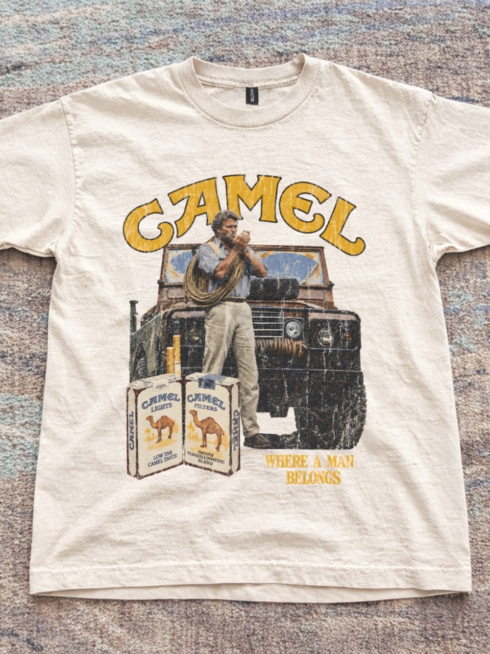 Gildan Unisex’s Vintage-Style Natural Graphic Tee